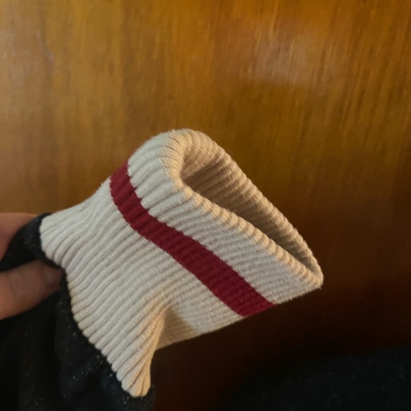 Roots Sweatshirt Small - Picture 4 of 10